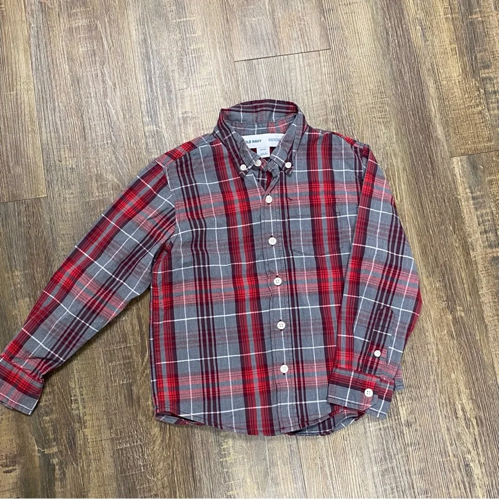 GAP red gray